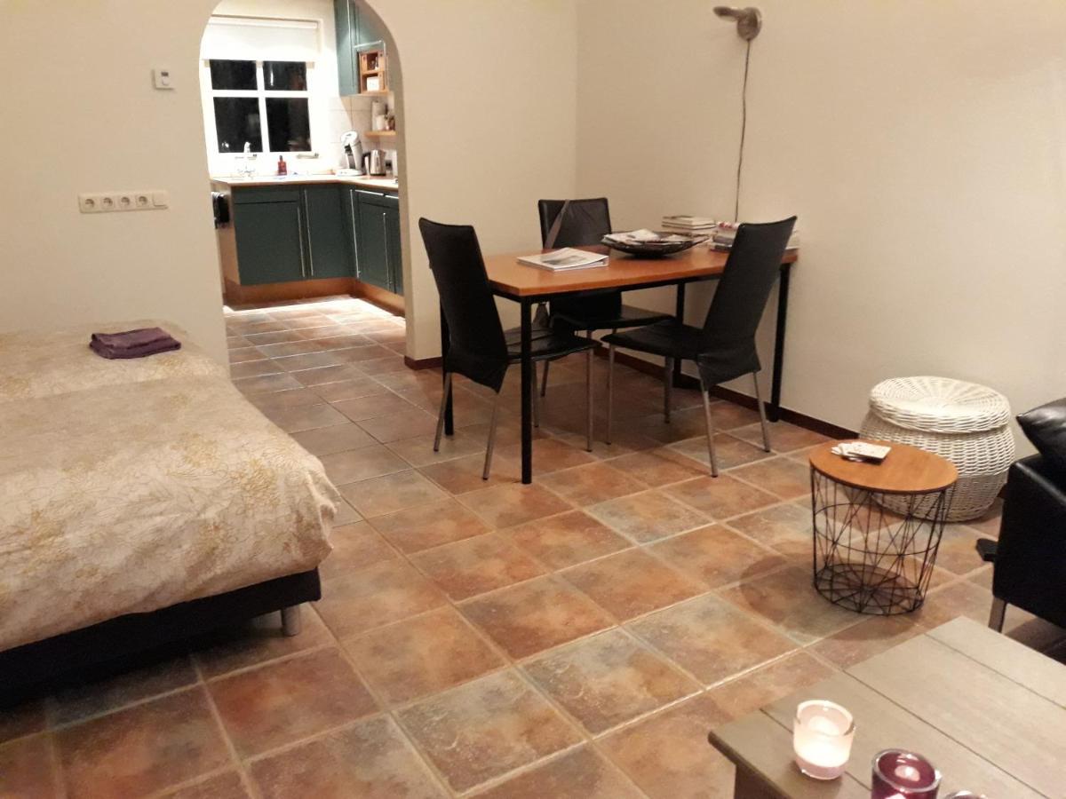 Vakantiehuisje Achter Odiliapeel エクステリア 写真