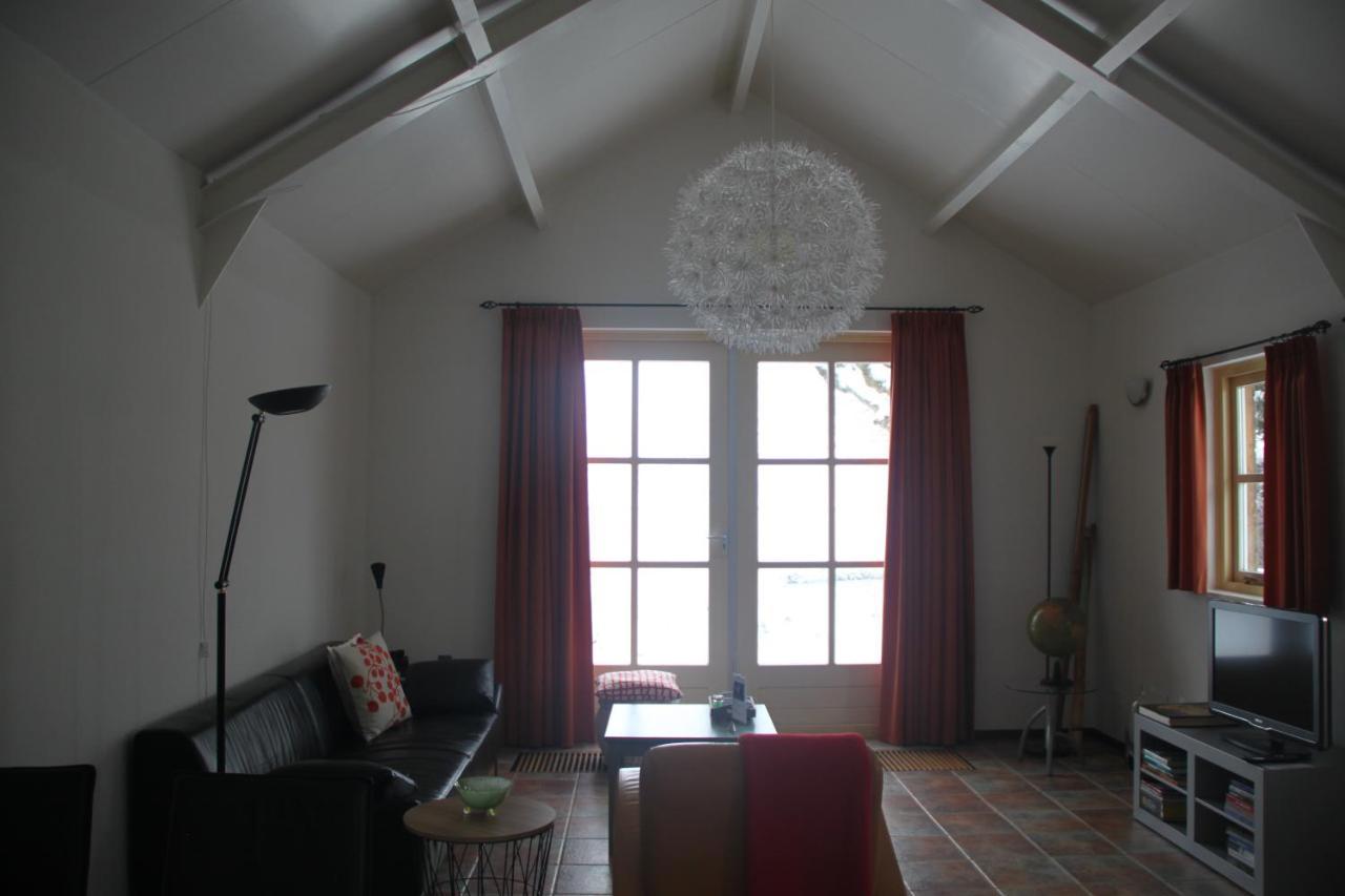 Vakantiehuisje Achter Odiliapeel エクステリア 写真