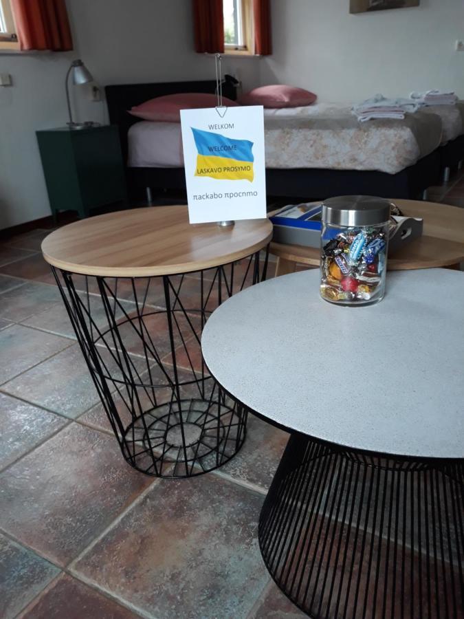 Vakantiehuisje Achter Odiliapeel エクステリア 写真
